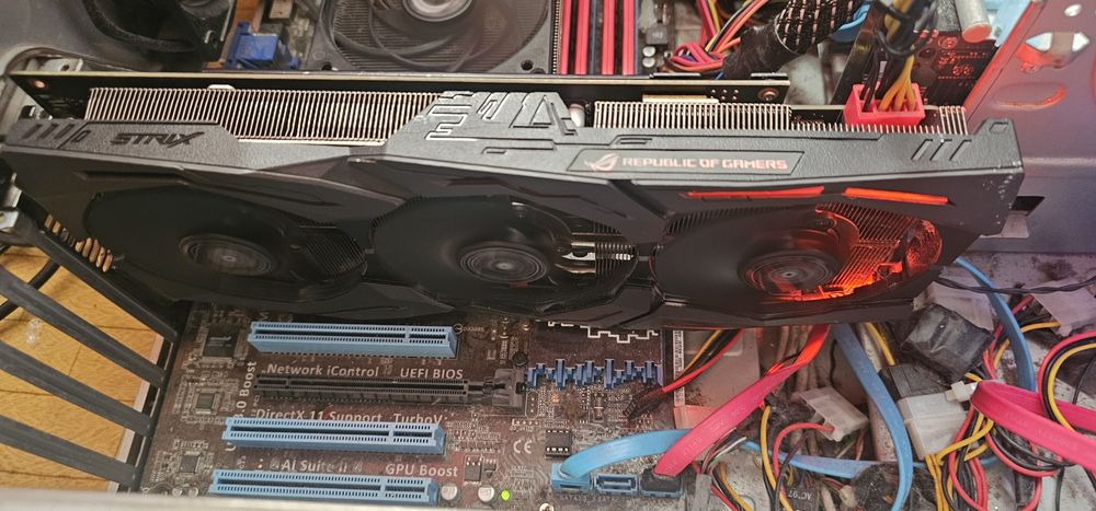 Placa video ASUS GTX 1060 STRIX GAMING O6G 6GB GDDR5 192-bit LA 410 RON