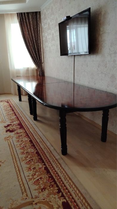 Продам стол 4,5 м