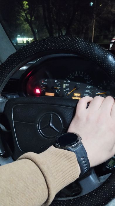 Продам срочно Мерседес с180