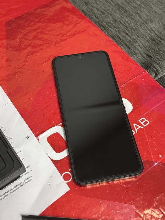 512GB Samsung Z Flip 7 FE Technopolis Гаранция 2028г. Black