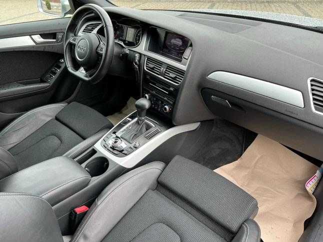 Audi A4 break cu pachet S-line facelift