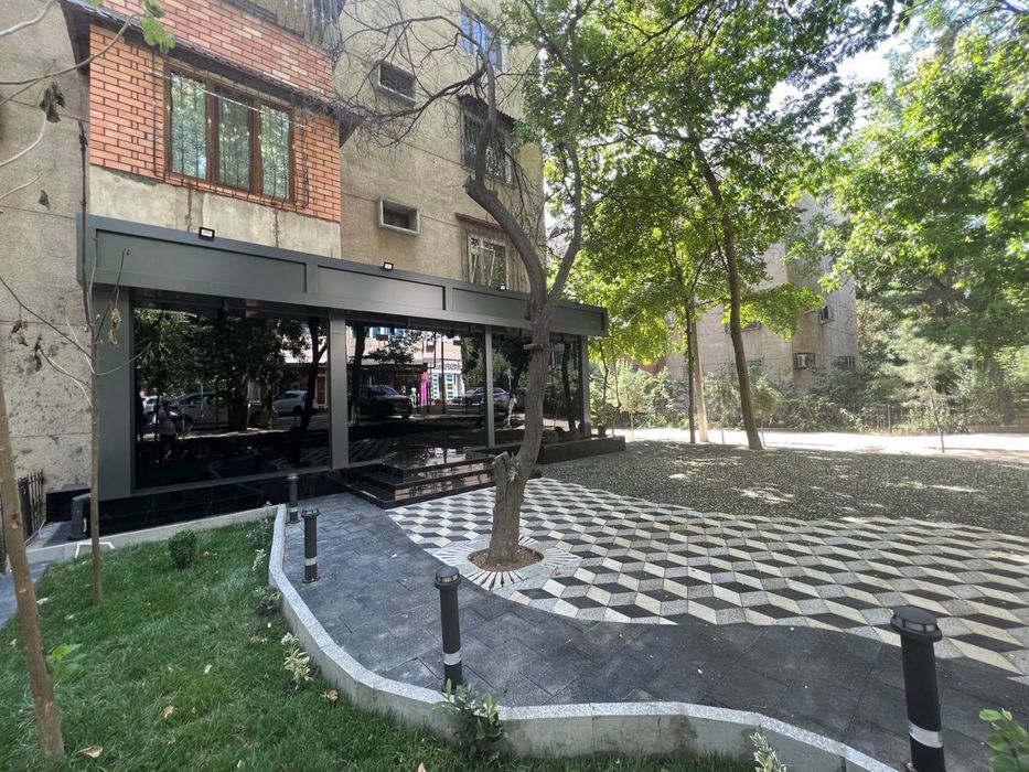 Продаётся помещения в центре города | Айбек, Точка вкуса | торец