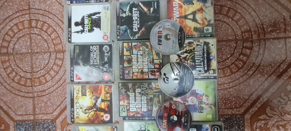 23 jocuri ps3  300 lei pachetul