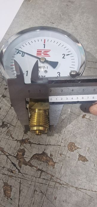 Ceas manometru presiune vidanja 100mm metalic import pret 215 lei se poate trimite prin curier rapid în toată
