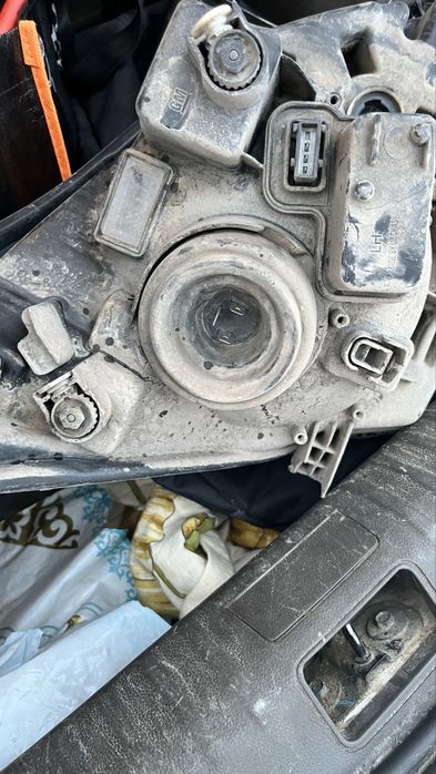 Левая фара cobalt GM