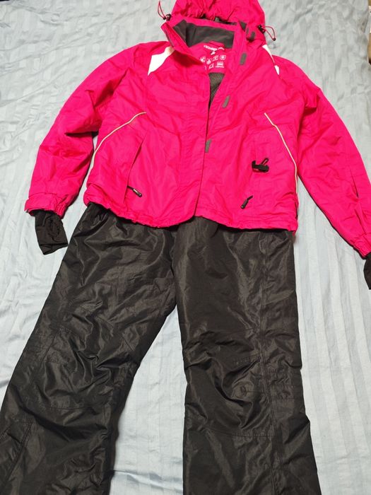 Дамски  ски  екип