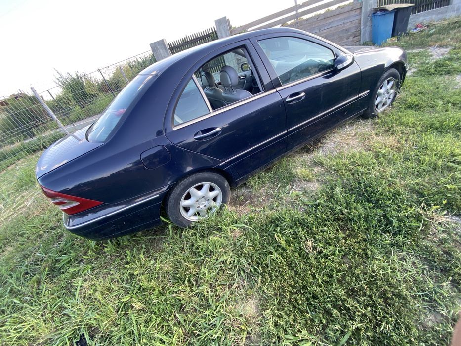 MERCEDES-BENZ E-Class 0 — imagine 4