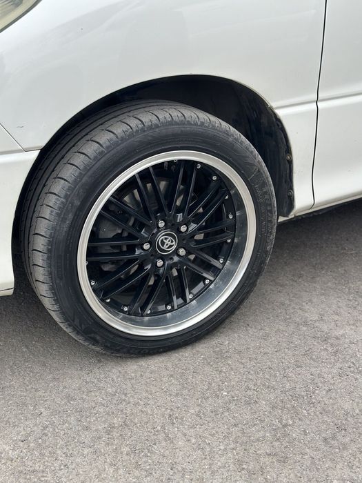 Продам диски с резиной на машину