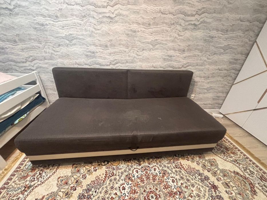 Отдам дешево диван