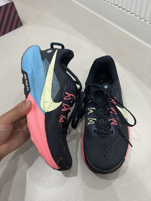 Кроссовки найк за 4500