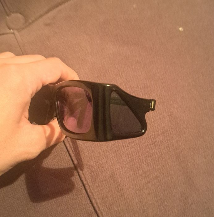 очки от Prada   .