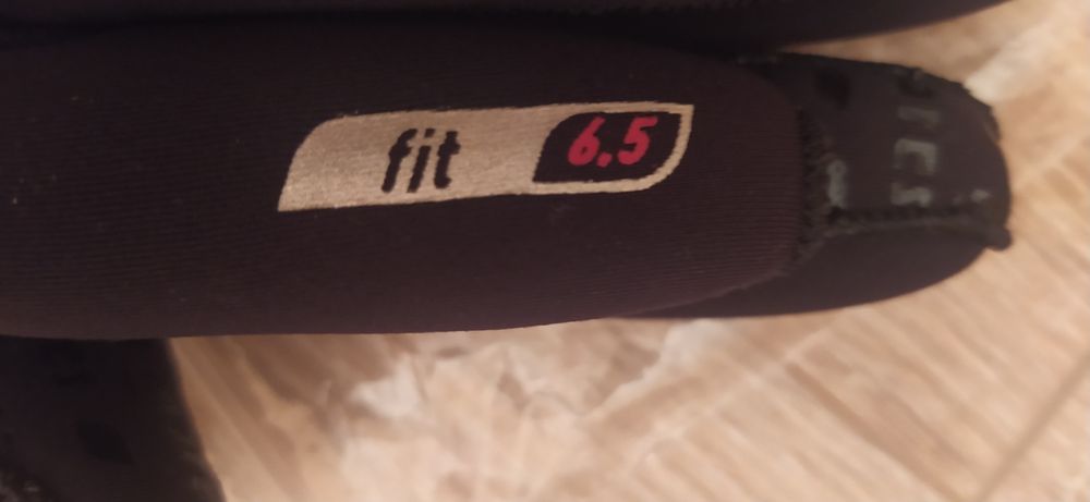 Перчатки для подводной охоты