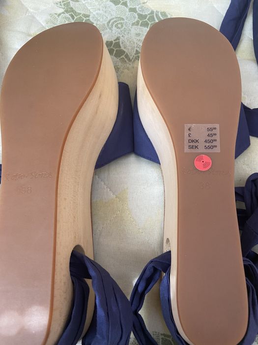 Сандали 20 лв Кецове Converse номер 38 за 40 лв .