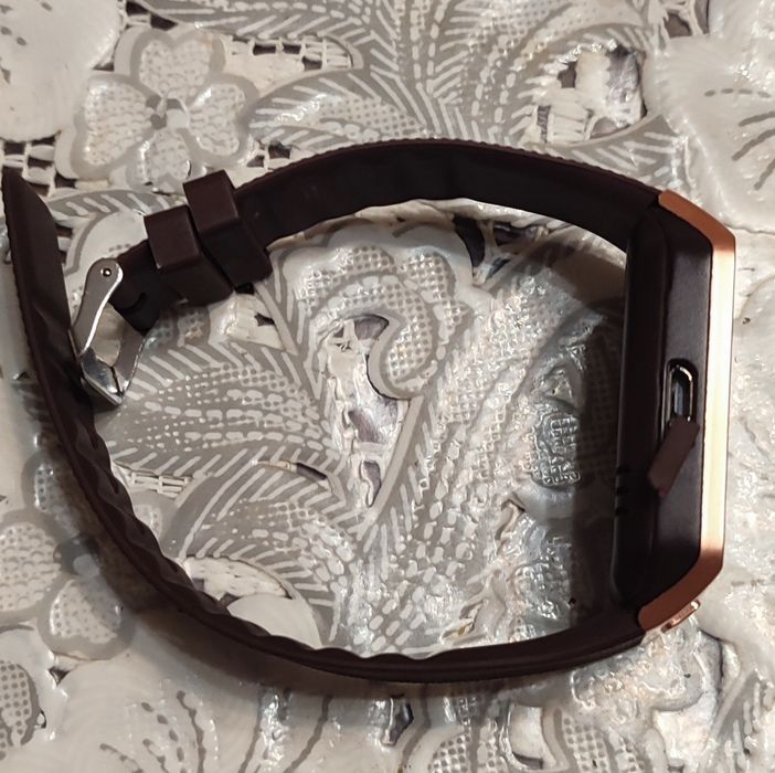 смарт часовник подходящ за деца и жени и мъже