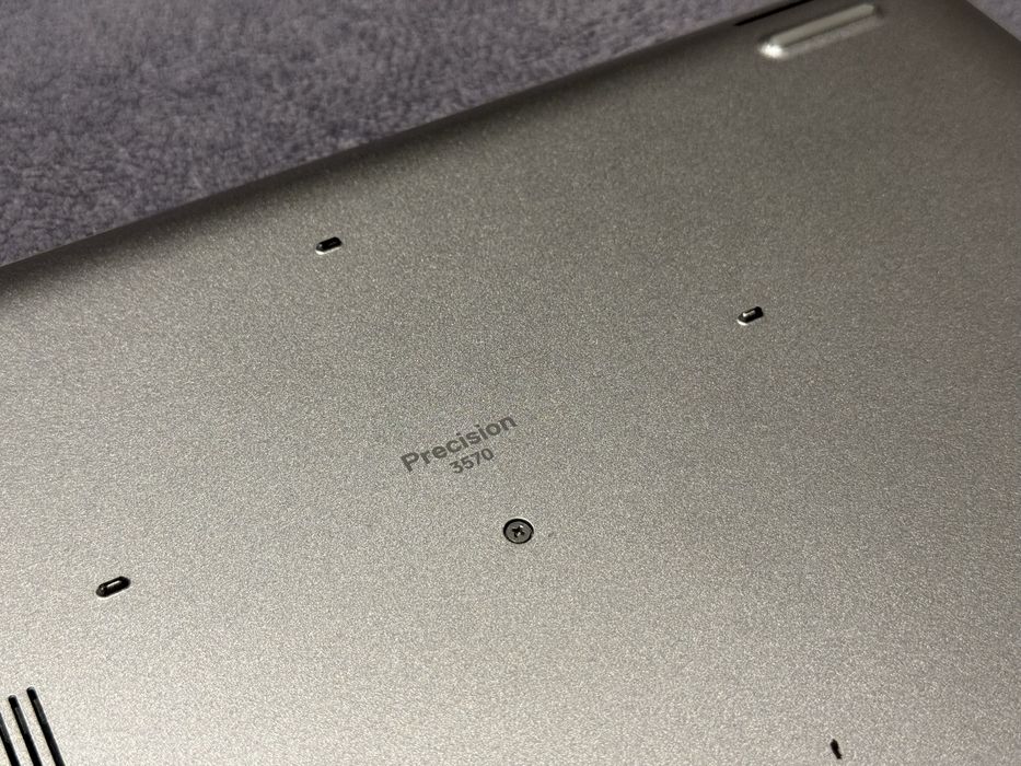 15.6’FHD IPS/i5-1250p/16GB DDR5/Dell Precision 3570/512GB SSD