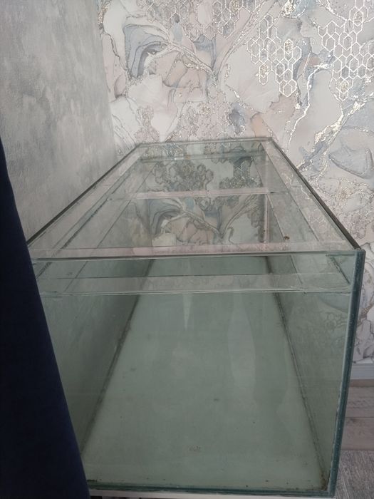 Продам аквариум на 200литров.