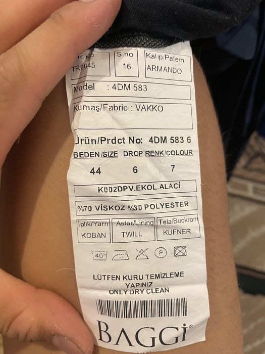 Продам костюм тройку