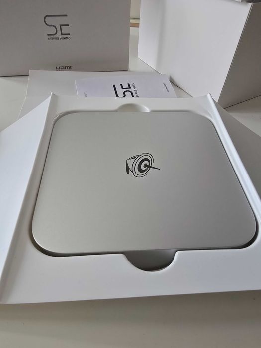 Mini PC Beelink SER8 Ryzen 7 8845HS, 32GB RAM, 1TB SSD, nefolosit, garanție 2028