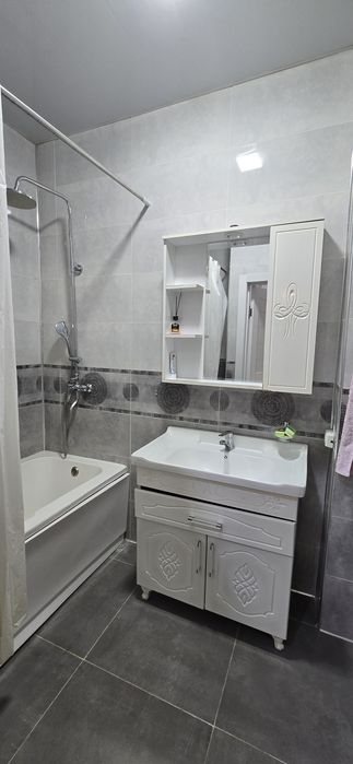 Сдаётся 2х ком квартира на 7 этаже, ор:Голубой экран