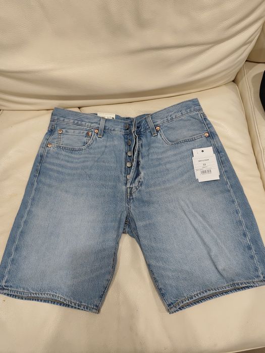Продам шорты levis