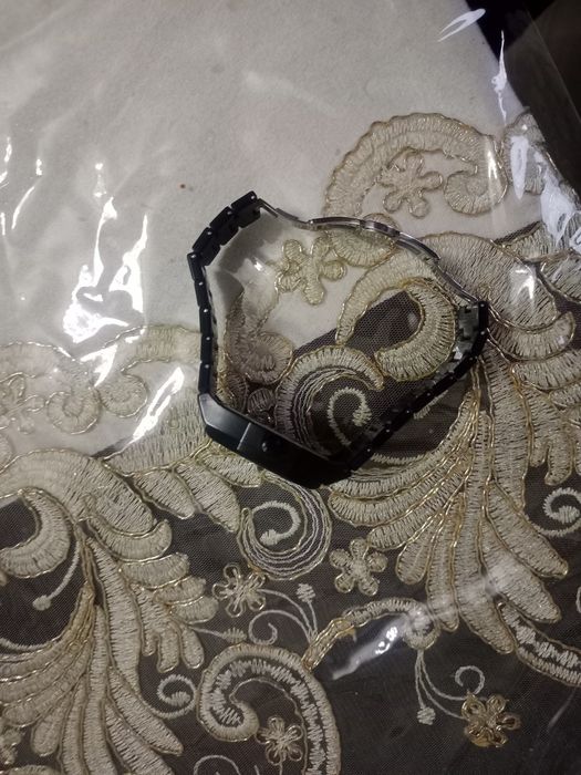 Арабские соат 150 000. Сум