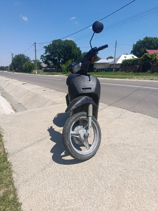 Vând scuter Piaggio free