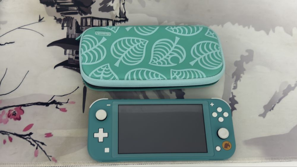Nintendo Switch Lite, прошитый, идеальное состояние