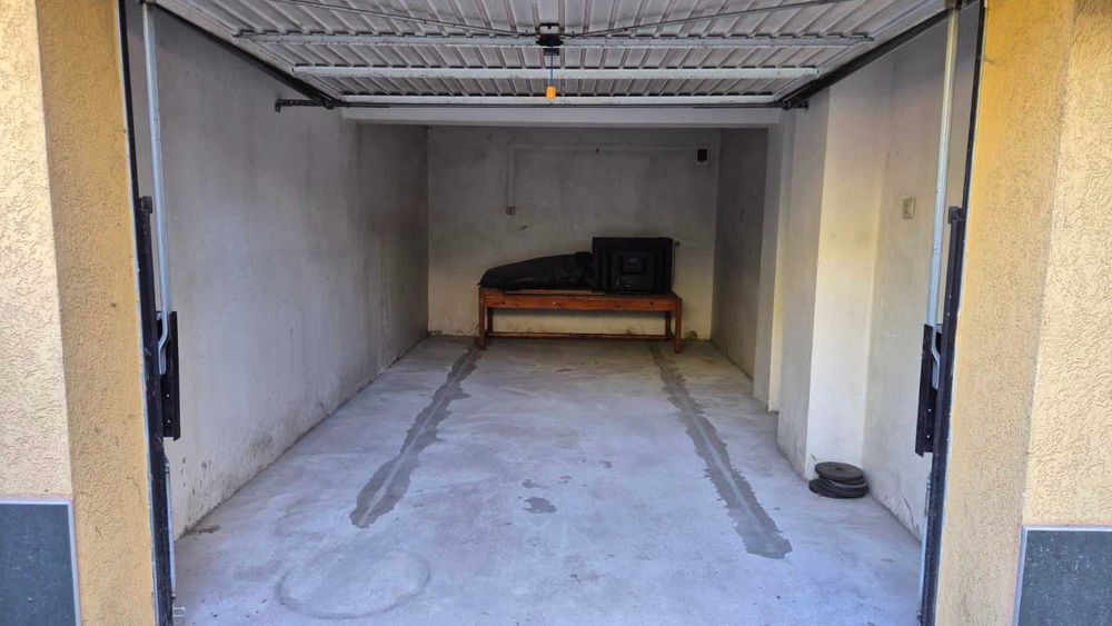 Тристаен тухлен апартамент с гараж в гр. Перник, кв. Димова махала