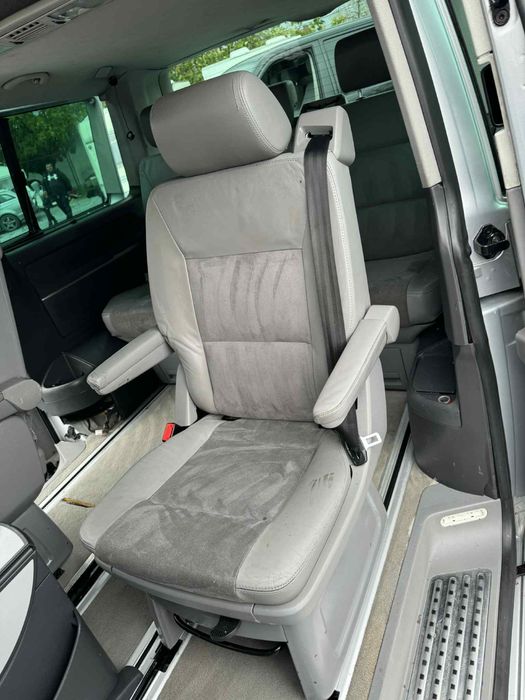 Седалки от мултиван в отлично състояние