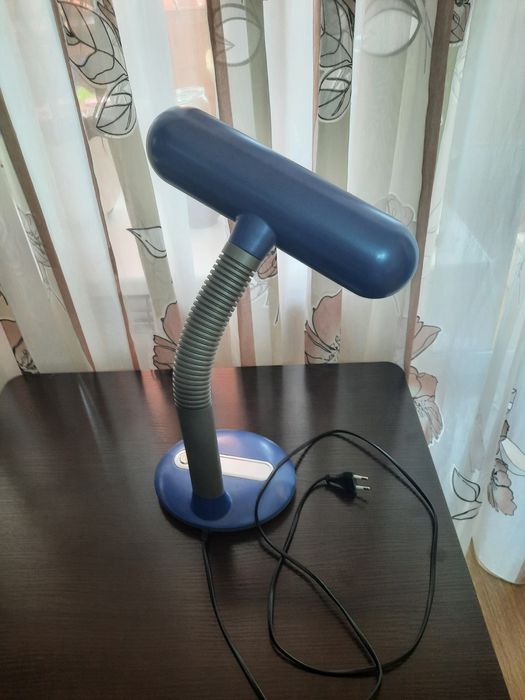 Продается настольная лампа