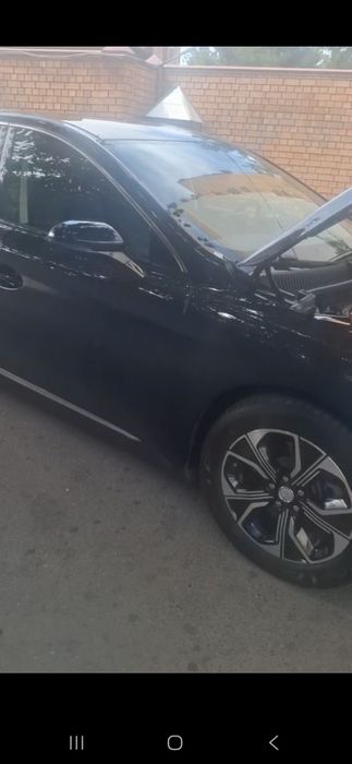 Автомобиль HONGGI EQM 5