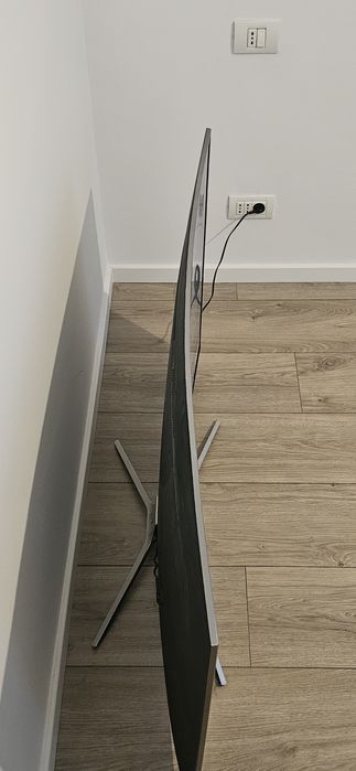 Samsung 55” 4K UHD Curved Smart TV UE55KU6502U