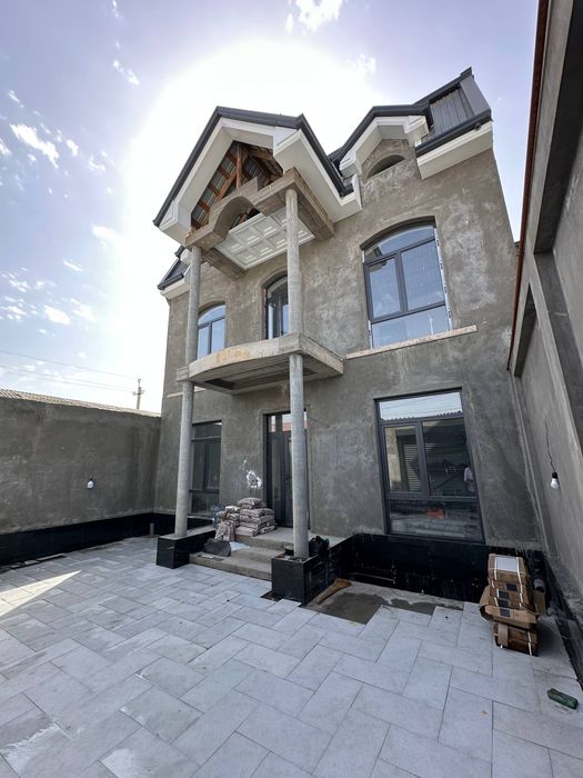 Xovli sotiladi Bektemir tumani 8 xona + Padval 90 bitgan