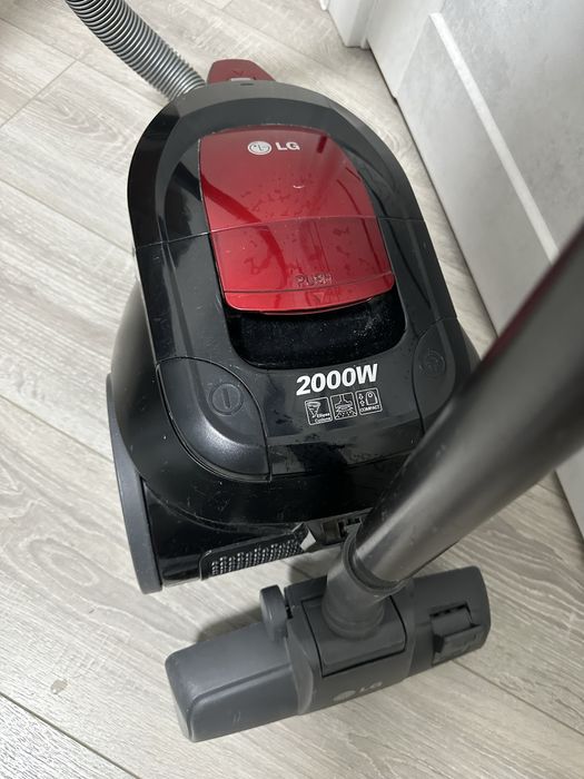 Продам б/у пылесос LG