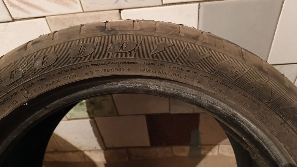 Продам шины летние разные на R17.