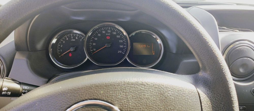 2017 Dacia Duster Laureate SCe 1.6i\LPG 4WD 6-speed / EUR 11 760