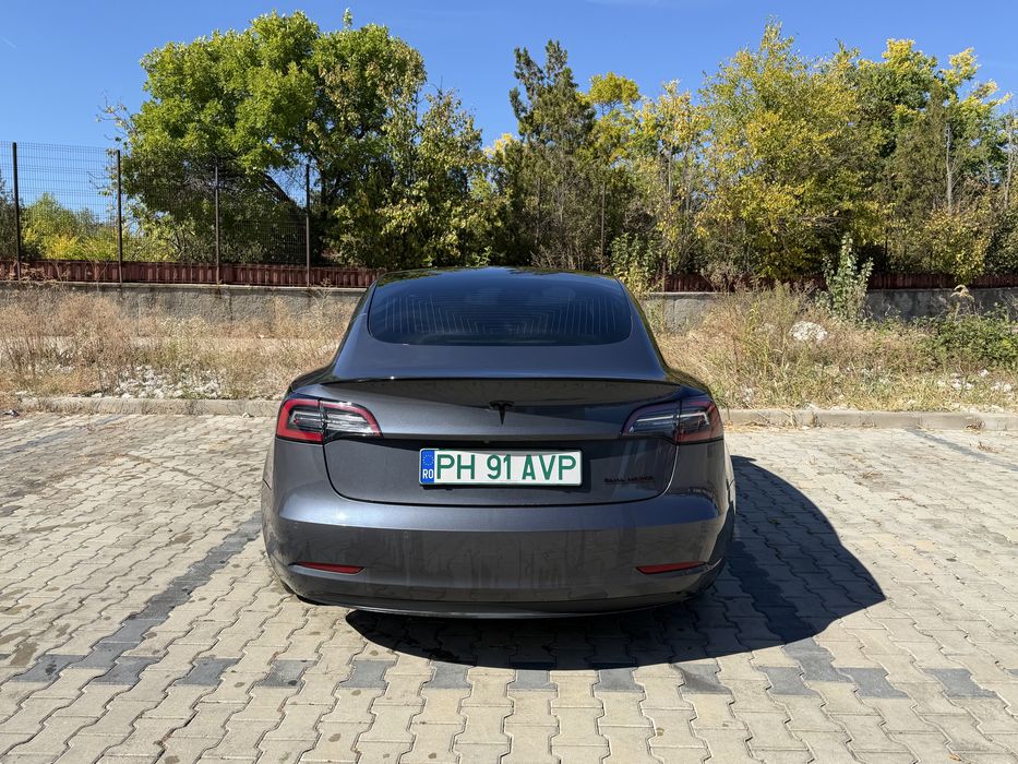 Tesla Model 3 Long Range