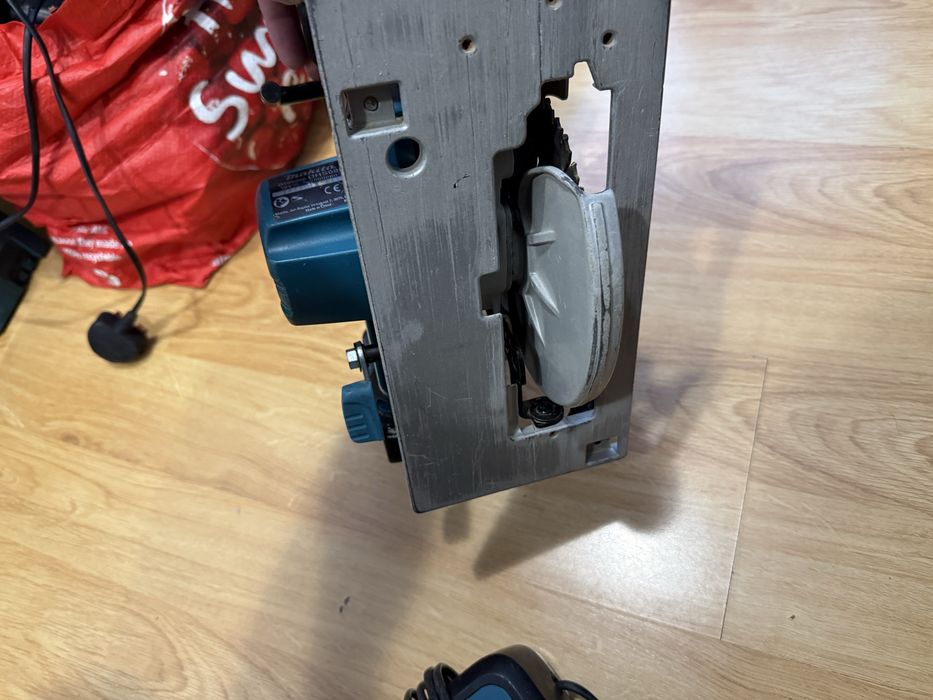 Ръчен Циркуляр Makita DHS680