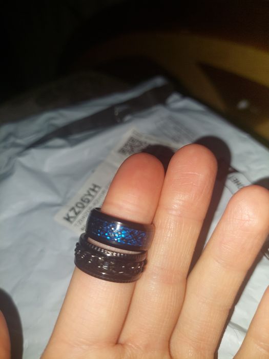Продам кольца новые