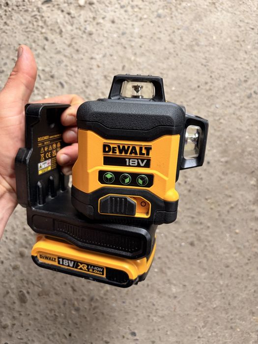 Nivelă Laser Dewalt 18V XR verde