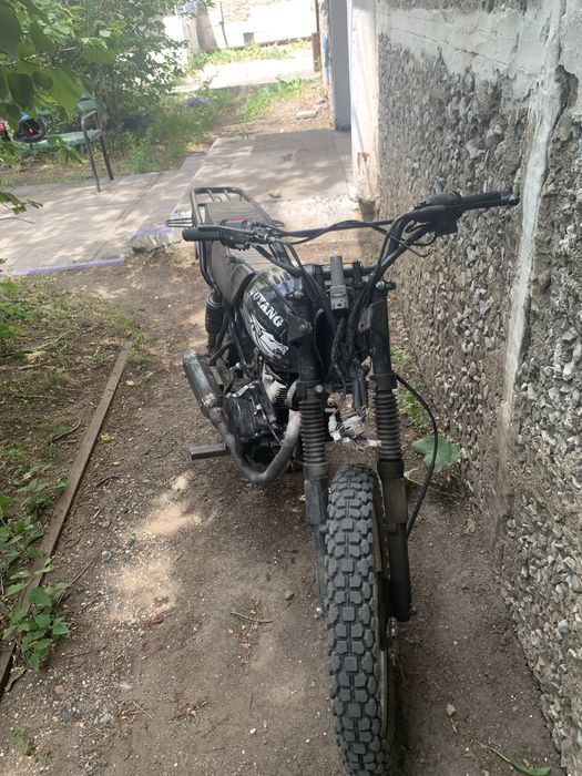 Продам яки 200куб