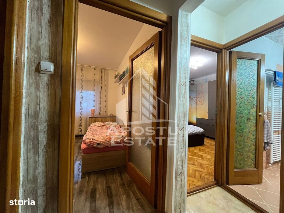 Apartament cu 3 camere, decomandat, 2 bai , 2 balcoane,zona Soarelui