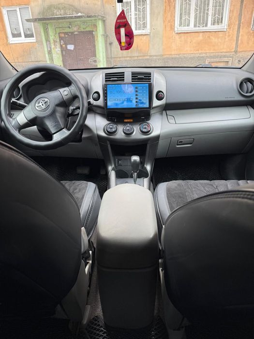 Продам тайота раф 4