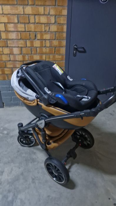 Продам коляску Anex 3в1