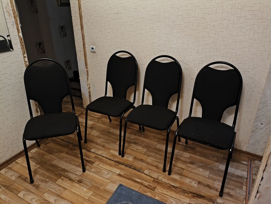 Офисные стулья продам!