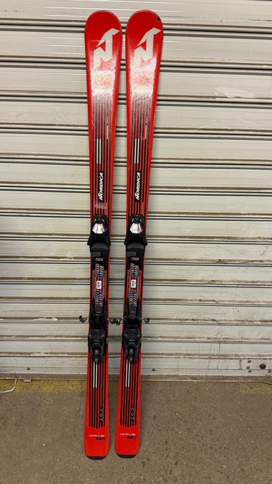 Ски нордика Nordica