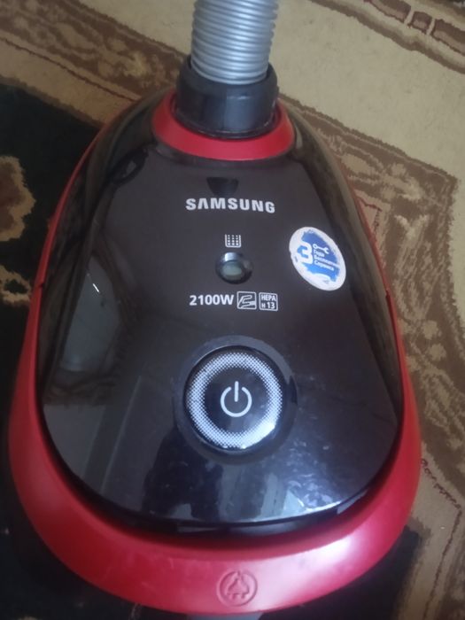 samsung plisos sotiladi Ishlatilgan lekin holati zo'r aybi yo'q 2100 W