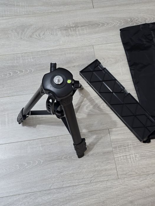 Suport proiector – trepied reglabil 42–115 cm, portabil