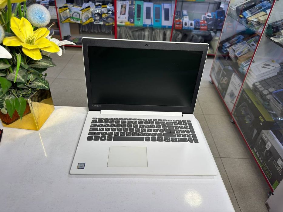 Lenovo core i3-7020U 4/1000GB HDD holati yaxshi