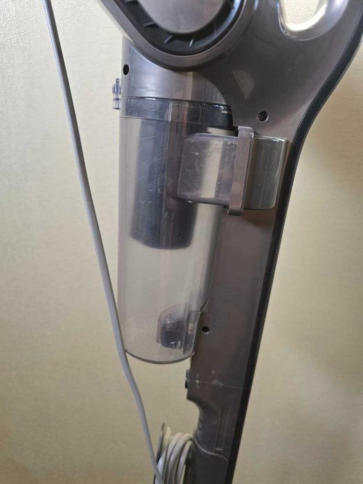 Продам ручной вертикальный пылесос Deerma